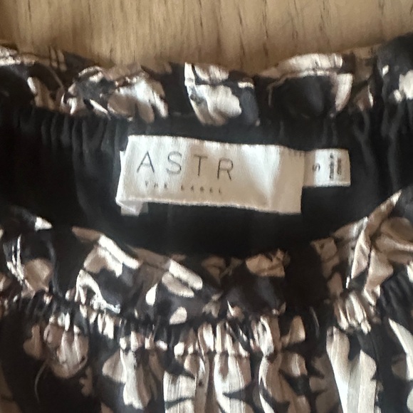 Astr Black and White Floral Dress with cutouts - Picture 3 of 5